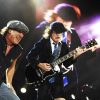 Con solo dos de sus legendarios miembros, AC/DC regresa a los escenarios