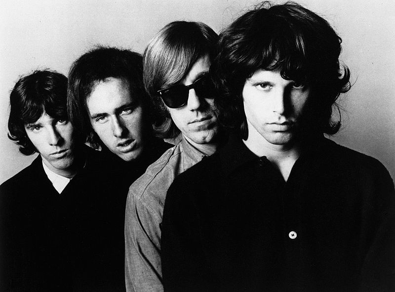 Un incendio destruyó el icónico “Morrison Hotel” que fue tapa del famoso disco de The Doors