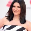 Laura Pausini sufrió una aparatosa caída en pleno show y preocupó al público