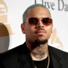 Chris Brown le exige US$ 500 millones a un estudio cinematográfico: los motivos de la demanda