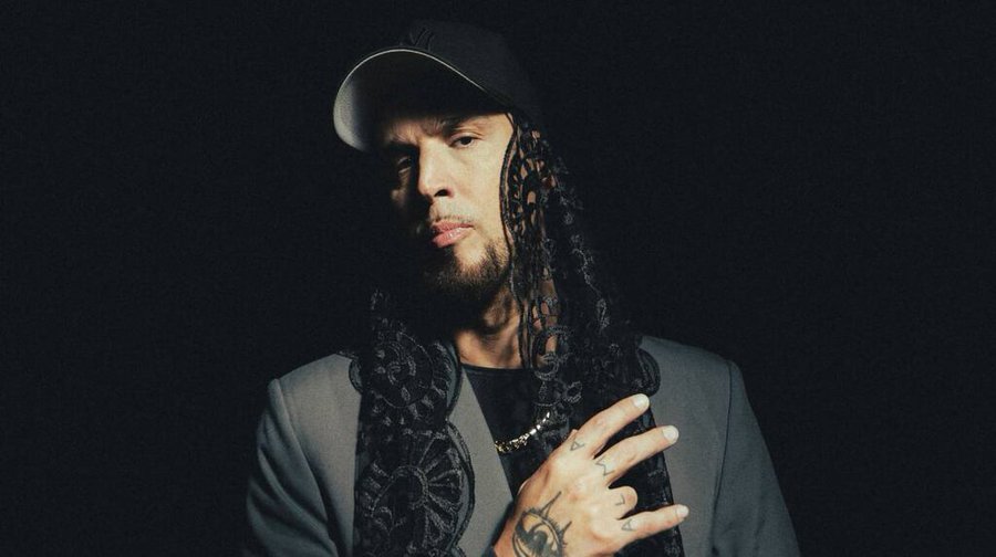 Dante Spinetta adelantó su nuevo álbum con “Pensando en ella”, una mezcla de funk y tango