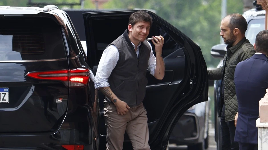 69308058a1708 940 529!