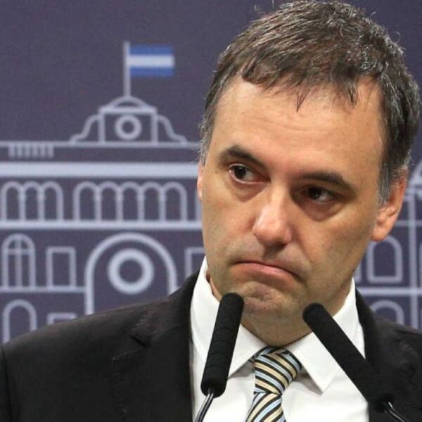 manuel adorni 2096102