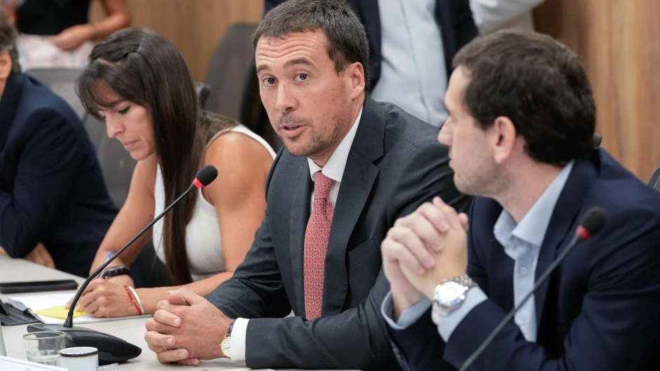 67b8799a08ee1 940 529!