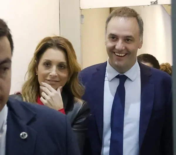 68153b816cfc1 940 529!