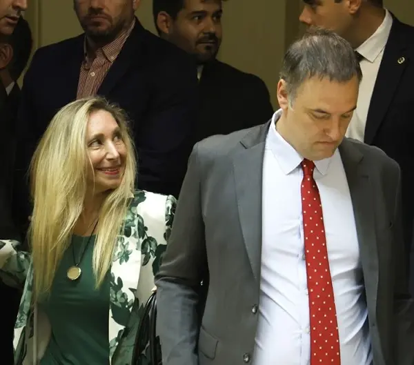 6929f6054373c 940 529!